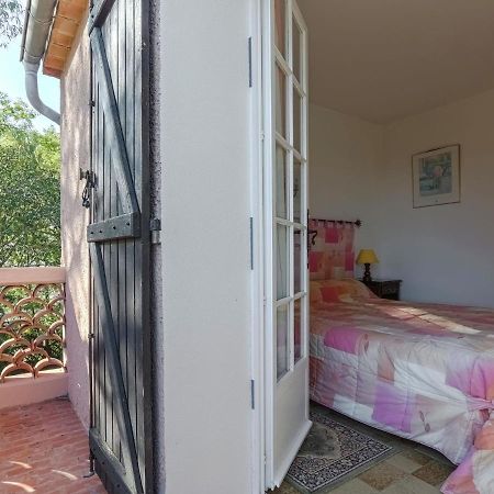 Snug Holiday Home In Bormes Les Mimosas With Pool Exteriér fotografie