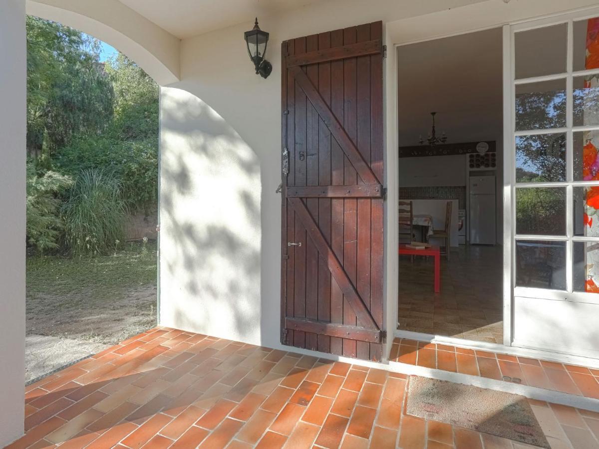 Snug Holiday Home In Bormes Les Mimosas With Pool Exteriér fotografie