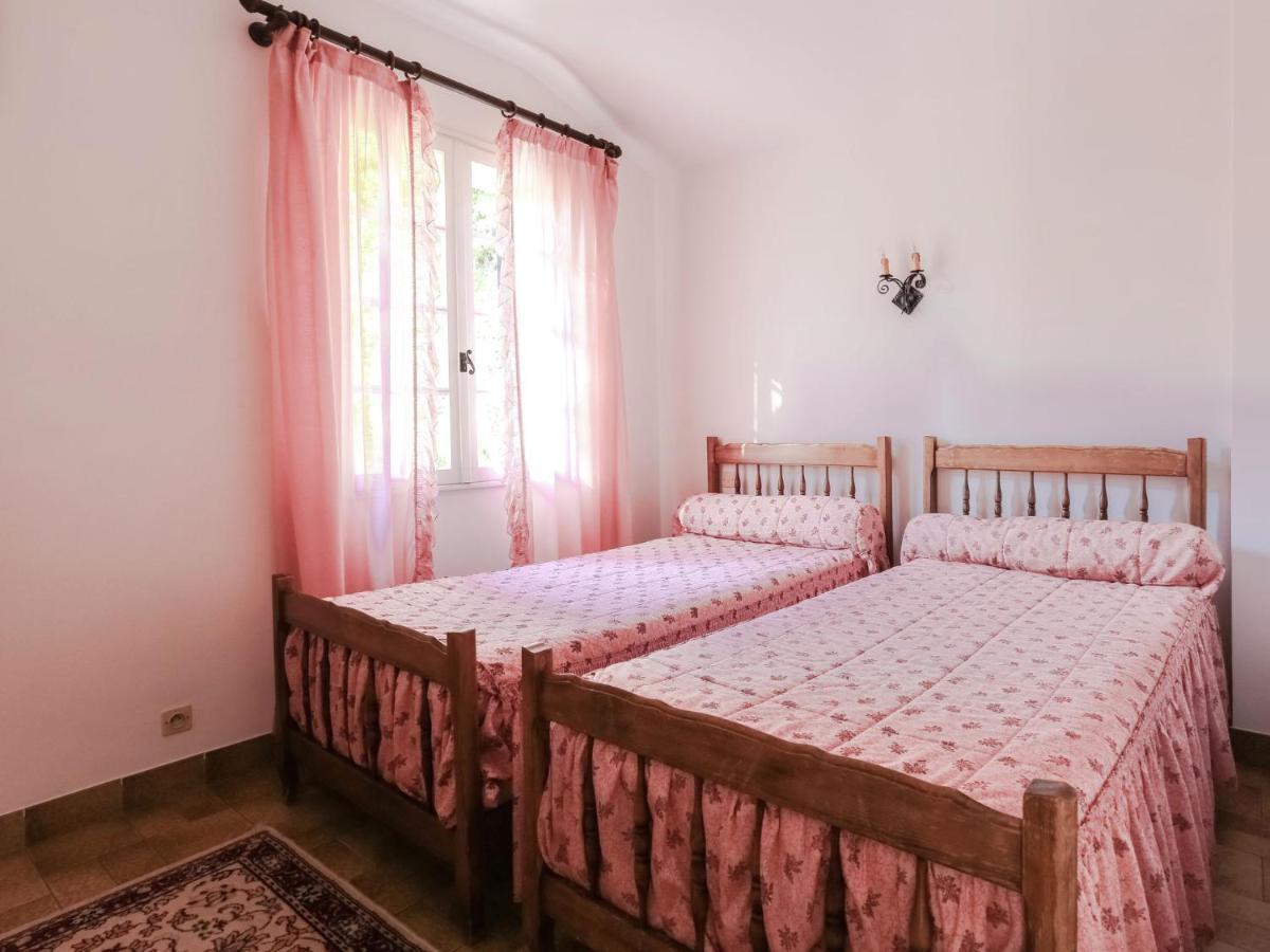 Snug Holiday Home In Bormes Les Mimosas With Pool Exteriér fotografie