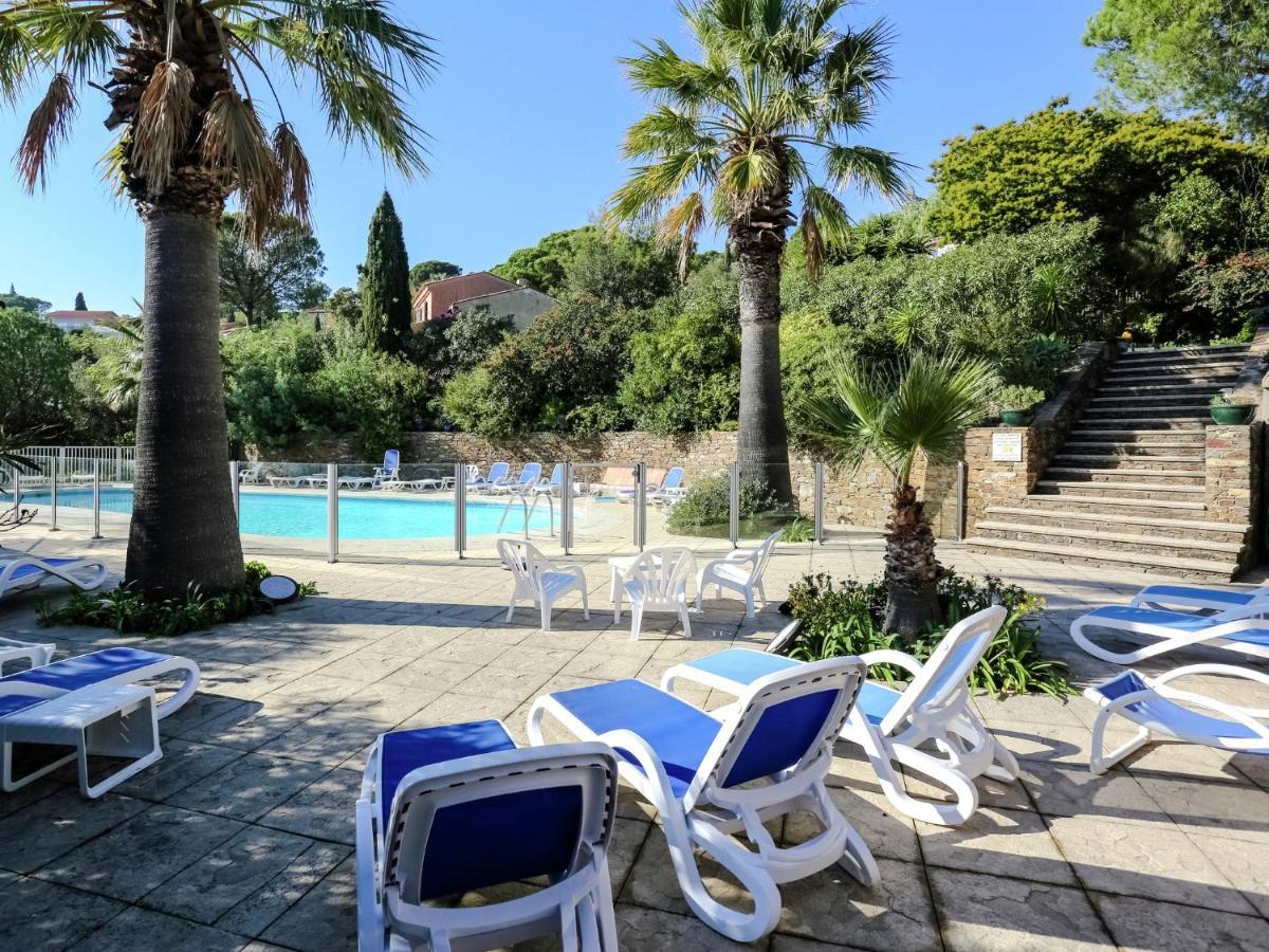 Snug Holiday Home In Bormes Les Mimosas With Pool Exteriér fotografie