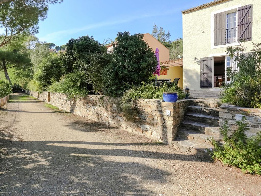 Snug Holiday Home In Bormes Les Mimosas With Pool Exteriér fotografie